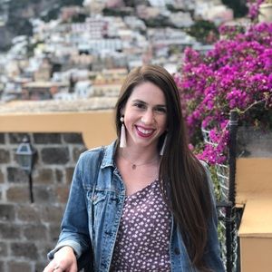 Meet your Posher, Emily